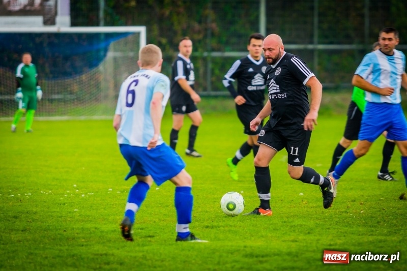 Zdjęcie w galerii na portalu naszraciborz.pl: Niespodziewana wygrana Naprzodu Krzyżkowice w Markowicach wiadomości z regionu