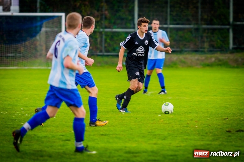 Zdjęcie w galerii na portalu naszraciborz.pl: Niespodziewana wygrana Naprzodu Krzyżkowice w Markowicach wiadomości z regionu