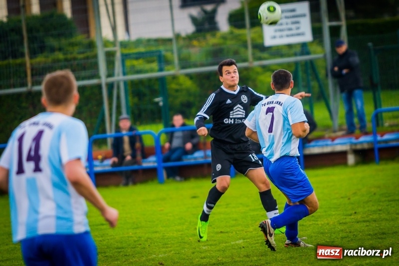 Zdjęcie w galerii na portalu naszraciborz.pl: Niespodziewana wygrana Naprzodu Krzyżkowice w Markowicach wiadomości z regionu