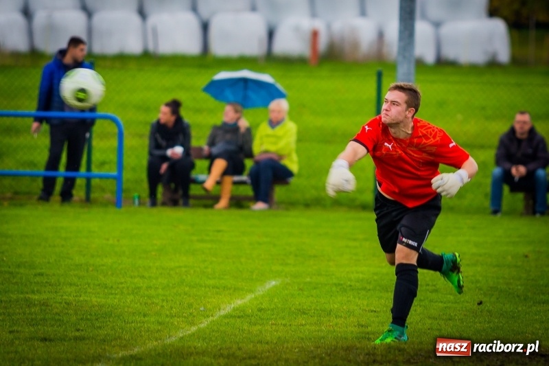 Zdjęcie w galerii na portalu naszraciborz.pl: Niespodziewana wygrana Naprzodu Krzyżkowice w Markowicach wiadomości z regionu