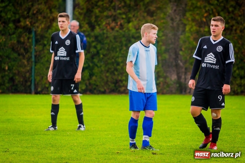 Zdjęcie w galerii na portalu naszraciborz.pl: Niespodziewana wygrana Naprzodu Krzyżkowice w Markowicach wiadomości z regionu