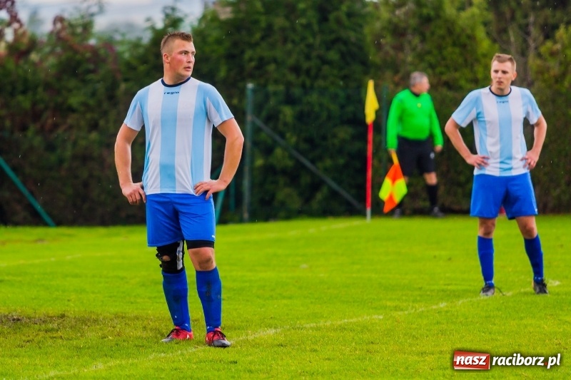 Zdjęcie w galerii na portalu naszraciborz.pl: Niespodziewana wygrana Naprzodu Krzyżkowice w Markowicach wiadomości z regionu