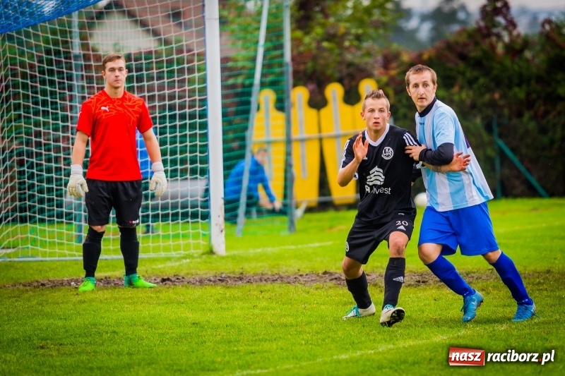 Zdjęcie w galerii na portalu naszraciborz.pl: Niespodziewana wygrana Naprzodu Krzyżkowice w Markowicach wiadomości z regionu
