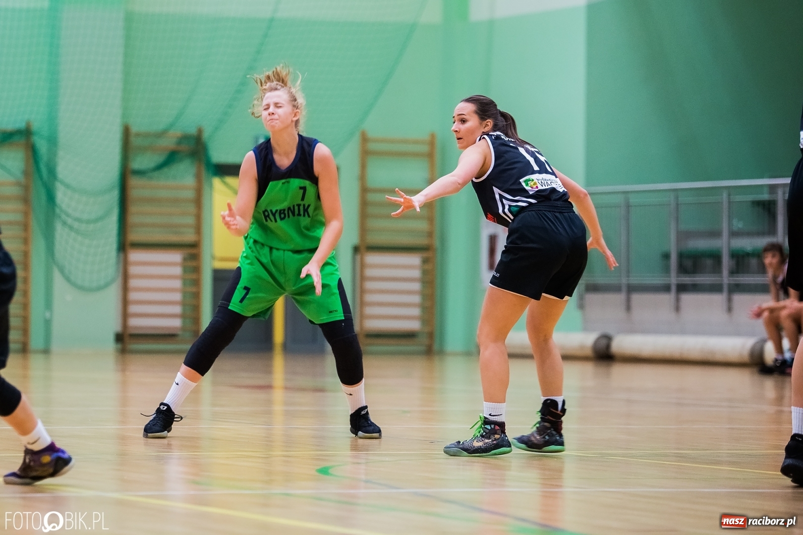 Zdjęcie w galerii na portalu naszraciborz.pl: Historyczny mecz za nami. Koszykarki RKK AZS Racibórz po raz pierwszy powalczyły o punkty wiadomości z regionu