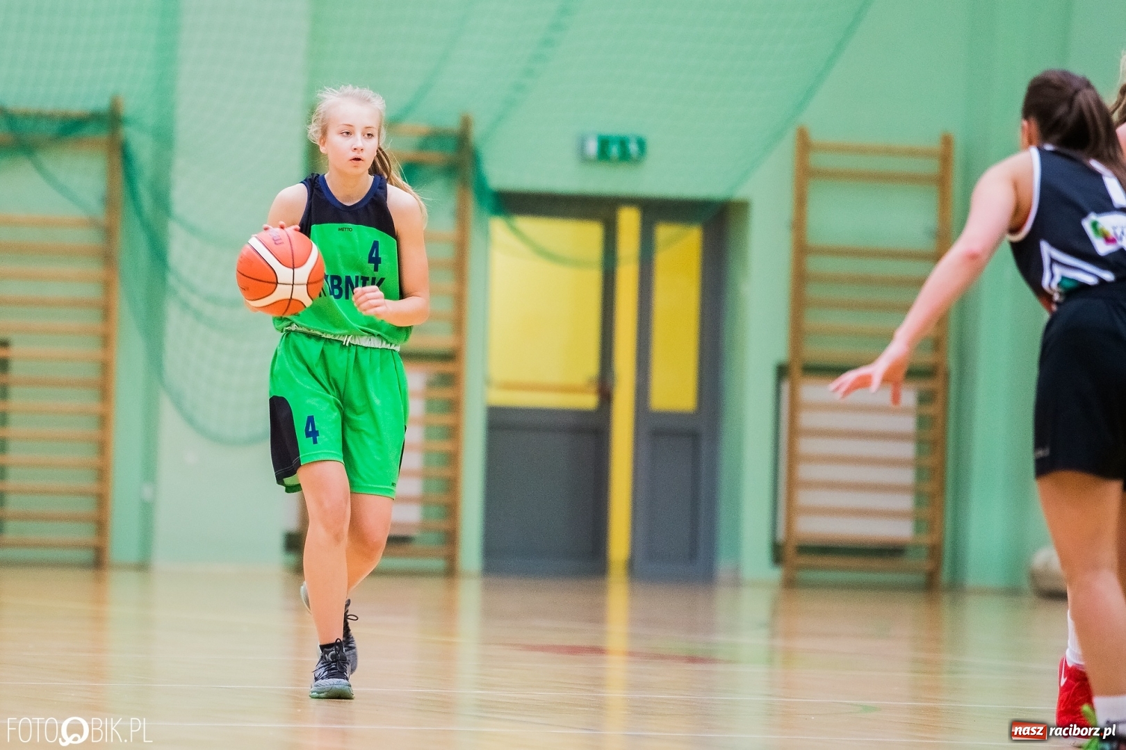Zdjęcie w galerii na portalu naszraciborz.pl: Historyczny mecz za nami. Koszykarki RKK AZS Racibórz po raz pierwszy powalczyły o punkty wiadomości z regionu