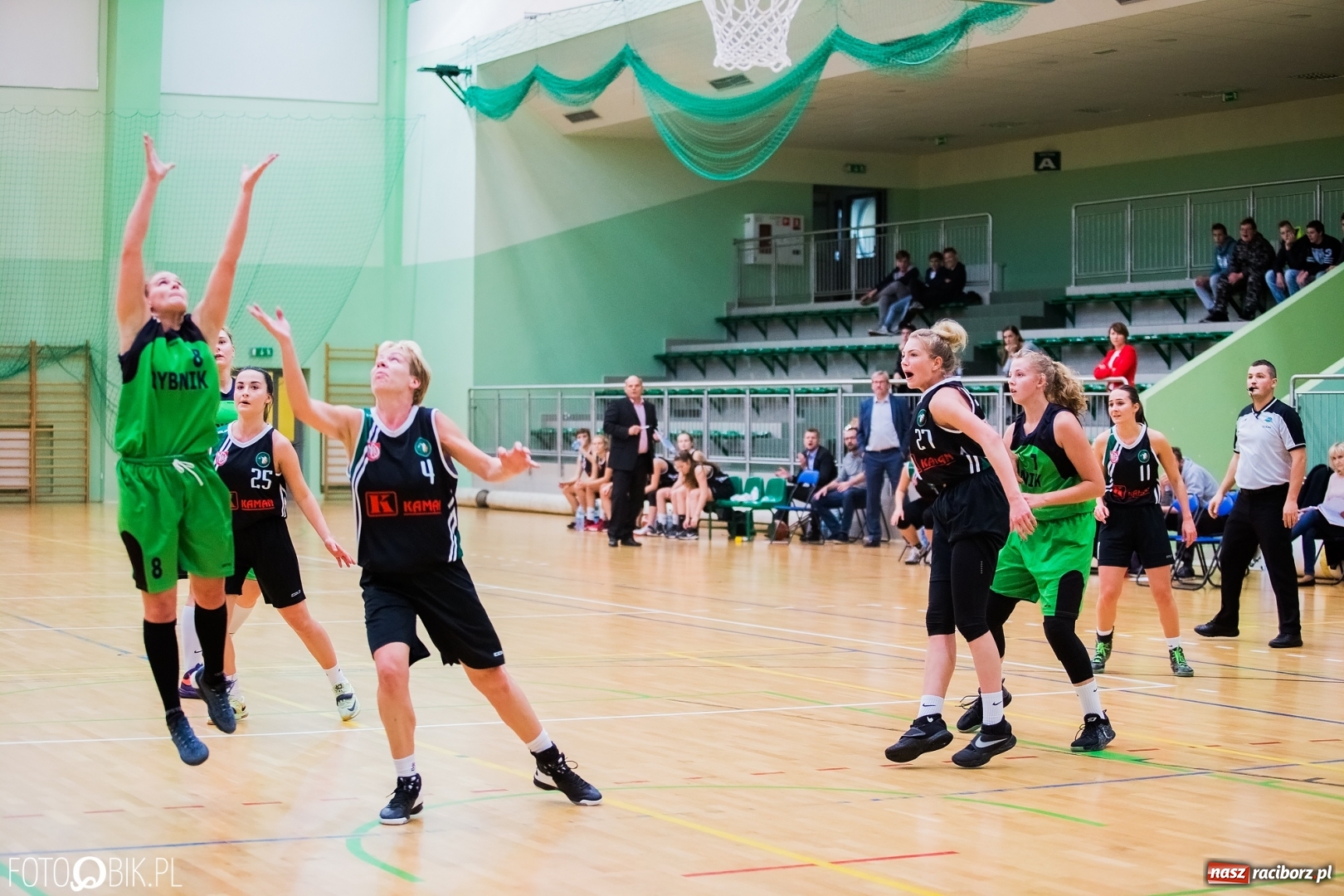 Zdjęcie w galerii na portalu naszraciborz.pl: Historyczny mecz za nami. Koszykarki RKK AZS Racibórz po raz pierwszy powalczyły o punkty wiadomości z regionu