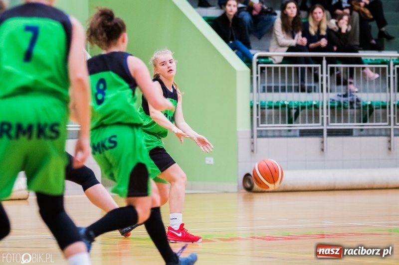 Zdjęcie w galerii na portalu naszraciborz.pl: Historyczny mecz za nami. Koszykarki RKK AZS Racibórz po raz pierwszy powalczyły o punkty wiadomości z regionu