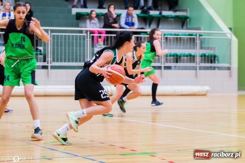 Zdjęcie w galerii na portalu naszraciborz.pl: Historyczny mecz za nami. Koszykarki RKK AZS Racibórz po raz pierwszy powalczyły o punkty wiadomości z regionu