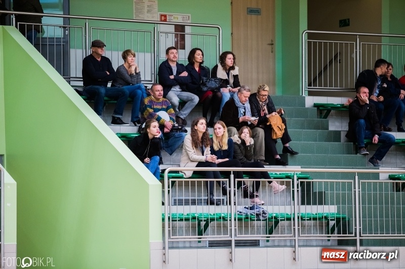 Zdjęcie w galerii na portalu naszraciborz.pl: Historyczny mecz za nami. Koszykarki RKK AZS Racibórz po raz pierwszy powalczyły o punkty wiadomości z regionu