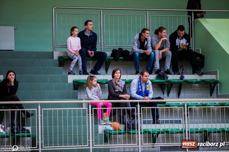 Zdjęcie w galerii na portalu naszraciborz.pl: Historyczny mecz za nami. Koszykarki RKK AZS Racibórz po raz pierwszy powalczyły o punkty wiadomości z regionu