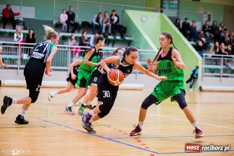 Zdjęcie w galerii na portalu naszraciborz.pl: Historyczny mecz za nami. Koszykarki RKK AZS Racibórz po raz pierwszy powalczyły o punkty wiadomości z regionu