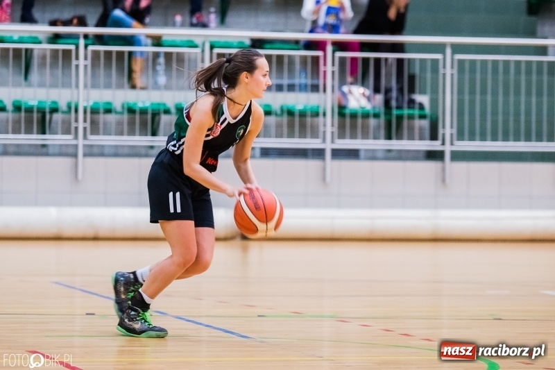 Zdjęcie w galerii na portalu naszraciborz.pl: Historyczny mecz za nami. Koszykarki RKK AZS Racibórz po raz pierwszy powalczyły o punkty wiadomości z regionu