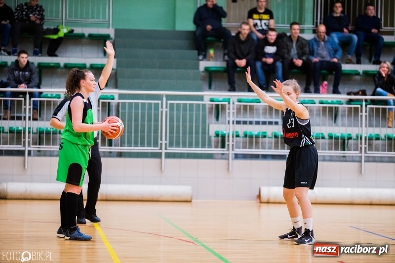 Zdjęcie w galerii na portalu naszraciborz.pl: Historyczny mecz za nami. Koszykarki RKK AZS Racibórz po raz pierwszy powalczyły o punkty wiadomości z regionu