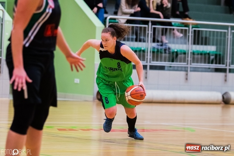 Zdjęcie w galerii na portalu naszraciborz.pl: Historyczny mecz za nami. Koszykarki RKK AZS Racibórz po raz pierwszy powalczyły o punkty wiadomości z regionu