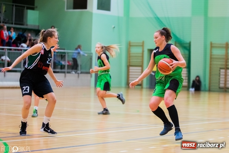 Zdjęcie w galerii na portalu naszraciborz.pl: Historyczny mecz za nami. Koszykarki RKK AZS Racibórz po raz pierwszy powalczyły o punkty wiadomości z regionu
