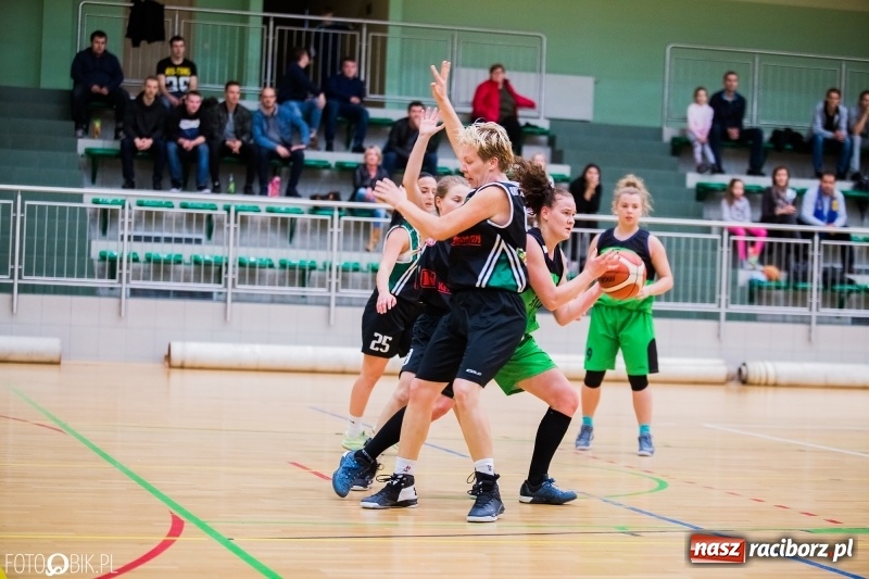 Zdjęcie w galerii na portalu naszraciborz.pl: Historyczny mecz za nami. Koszykarki RKK AZS Racibórz po raz pierwszy powalczyły o punkty wiadomości z regionu