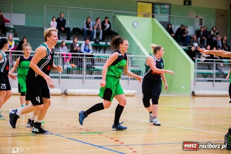 Zdjęcie w galerii na portalu naszraciborz.pl: Historyczny mecz za nami. Koszykarki RKK AZS Racibórz po raz pierwszy powalczyły o punkty wiadomości z regionu