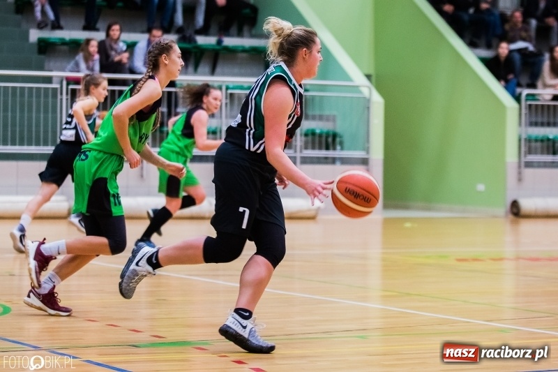 Zdjęcie w galerii na portalu naszraciborz.pl: Historyczny mecz za nami. Koszykarki RKK AZS Racibórz po raz pierwszy powalczyły o punkty wiadomości z regionu