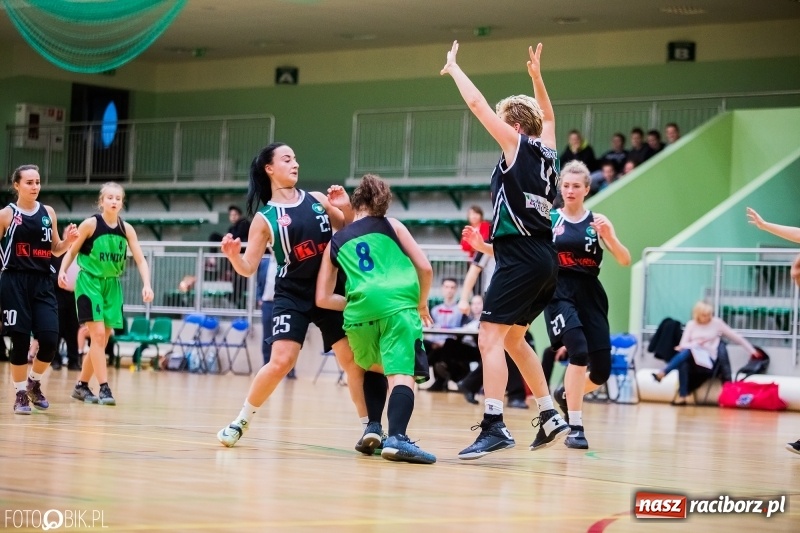 Zdjęcie w galerii na portalu naszraciborz.pl: Historyczny mecz za nami. Koszykarki RKK AZS Racibórz po raz pierwszy powalczyły o punkty wiadomości z regionu