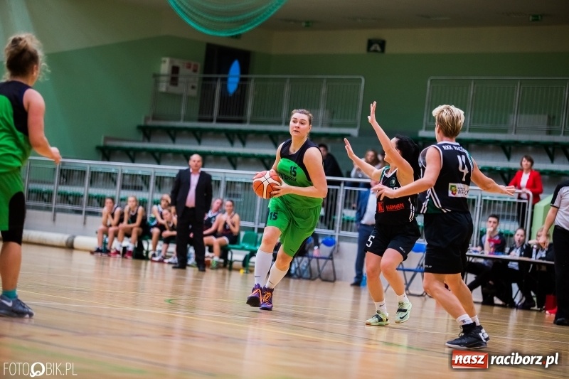 Zdjęcie w galerii na portalu naszraciborz.pl: Historyczny mecz za nami. Koszykarki RKK AZS Racibórz po raz pierwszy powalczyły o punkty wiadomości z regionu