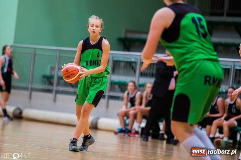 Zdjęcie w galerii na portalu naszraciborz.pl: Historyczny mecz za nami. Koszykarki RKK AZS Racibórz po raz pierwszy powalczyły o punkty wiadomości z regionu
