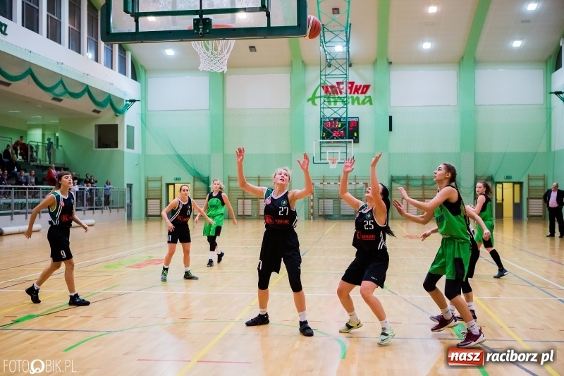 Zdjęcie w galerii na portalu naszraciborz.pl: Historyczny mecz za nami. Koszykarki RKK AZS Racibórz po raz pierwszy powalczyły o punkty wiadomości z regionu