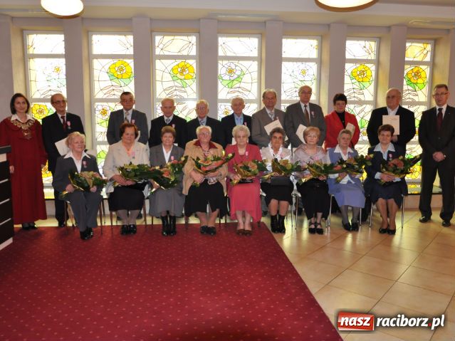 Zdjęcie w galerii na portalu naszraciborz.pl: Życzenia wyśpiewały im przedszkolaki wiadomości z regionu