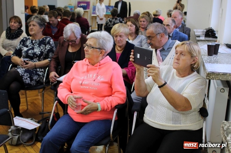 Zdjęcie w galerii na portalu naszraciborz.pl: Studenci na start! W Nędzy zainaugurowano kolejny rok akademicki wiadomości z regionu