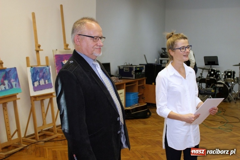 Zdjęcie w galerii na portalu naszraciborz.pl: Studenci na start! W Nędzy zainaugurowano kolejny rok akademicki wiadomości z regionu