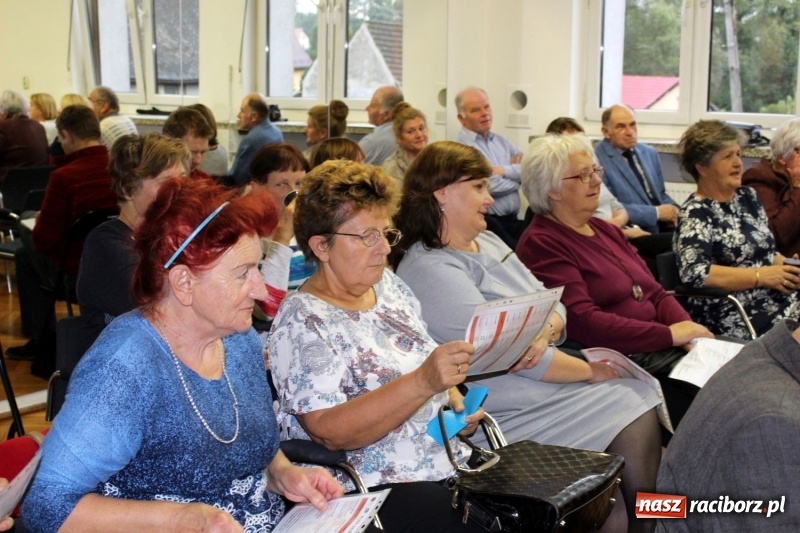 Zdjęcie w galerii na portalu naszraciborz.pl: Studenci na start! W Nędzy zainaugurowano kolejny rok akademicki wiadomości z regionu