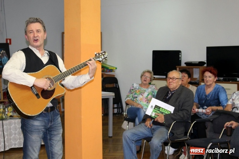 Zdjęcie w galerii na portalu naszraciborz.pl: Studenci na start! W Nędzy zainaugurowano kolejny rok akademicki wiadomości z regionu