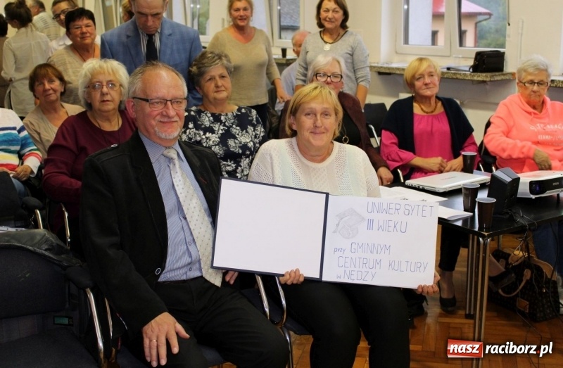 Zdjęcie w galerii na portalu naszraciborz.pl: Studenci na start! W Nędzy zainaugurowano kolejny rok akademicki wiadomości z regionu