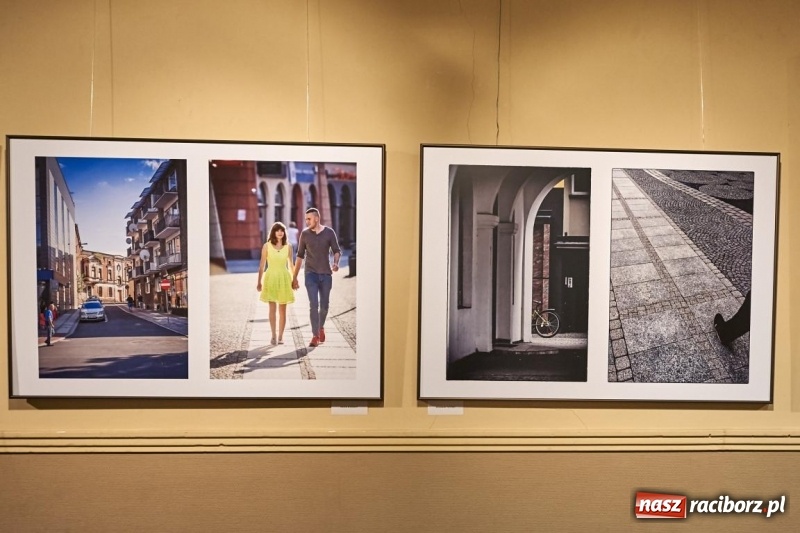 Zdjęcie w galerii na portalu naszraciborz.pl: Wernisaż wystawy Racibórz Okiem Przybysza w RCK wiadomości z regionu