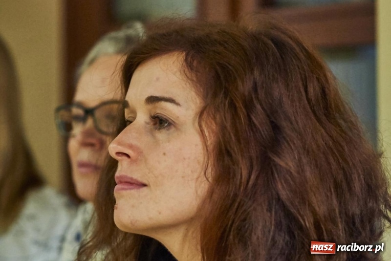 Zdjęcie w galerii na portalu naszraciborz.pl: Wernisaż wystawy Racibórz Okiem Przybysza w RCK wiadomości z regionu