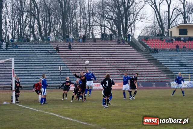 Zdjęcie w galerii na portalu naszraciborz.pl: Medyk Konin na kolanach wiadomości z regionu