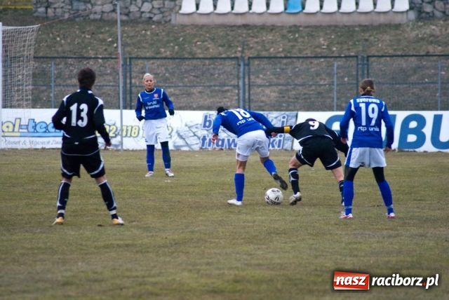Zdjęcie w galerii na portalu naszraciborz.pl: Medyk Konin na kolanach wiadomości z regionu