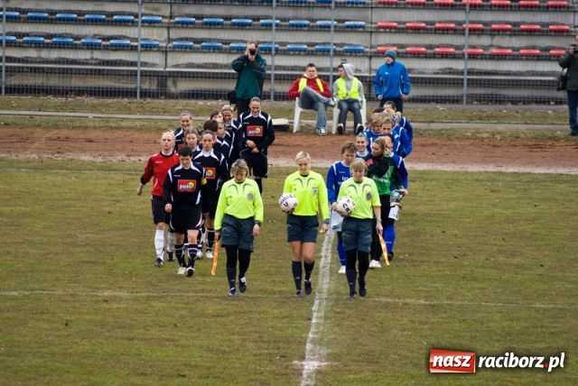 Zdjęcie w galerii na portalu naszraciborz.pl: Medyk Konin na kolanach wiadomości z regionu