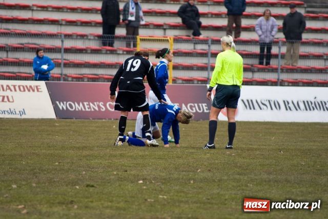 Zdjęcie w galerii na portalu naszraciborz.pl: Medyk Konin na kolanach wiadomości z regionu