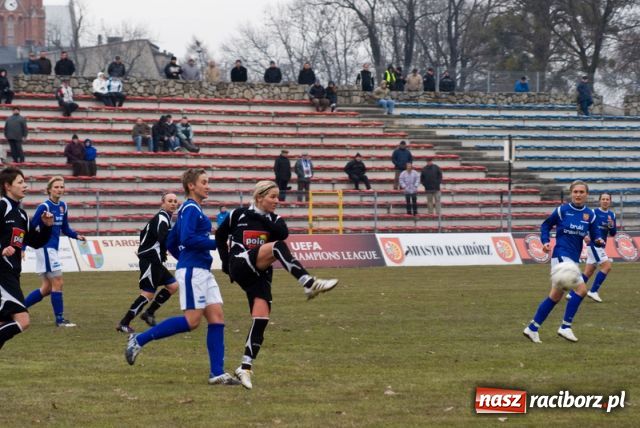 Zdjęcie w galerii na portalu naszraciborz.pl: Medyk Konin na kolanach wiadomości z regionu