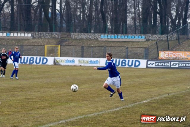 Zdjęcie w galerii na portalu naszraciborz.pl: Medyk Konin na kolanach wiadomości z regionu