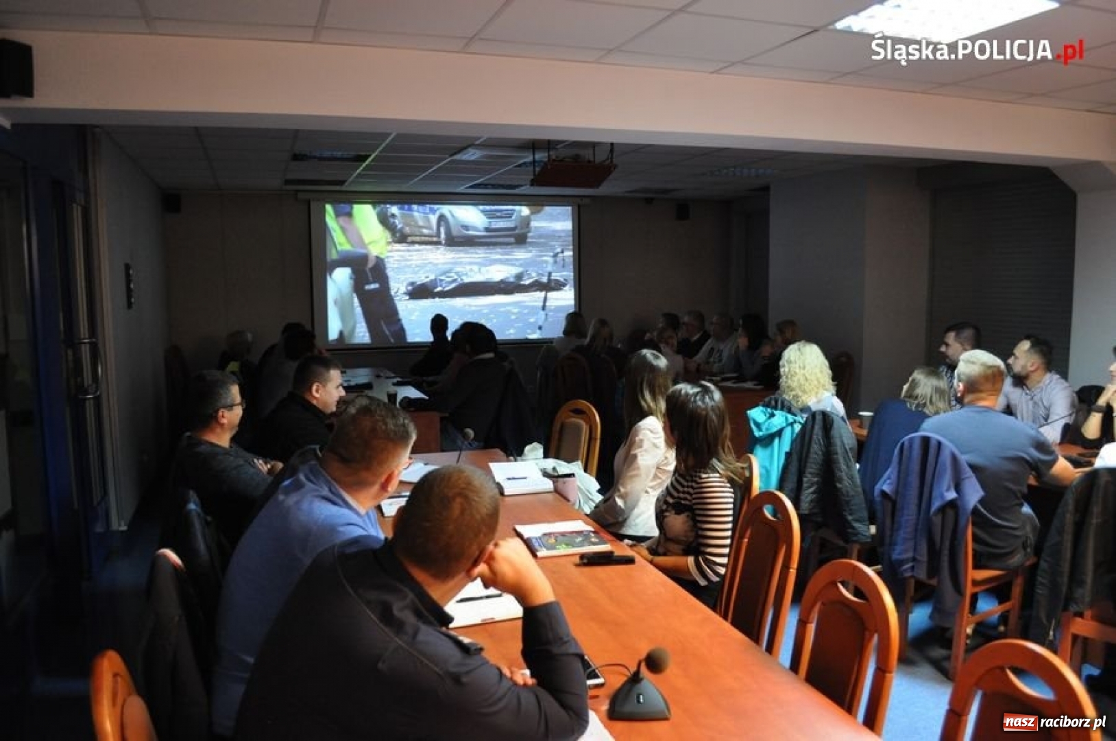 Zdjęcie w galerii na portalu naszraciborz.pl: Oficerowie prasowi policji szkolili się w Katowicach  wiadomości z regionu