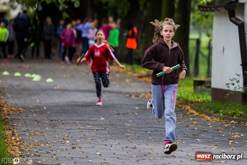 Zdjęcie w galerii na portalu naszraciborz.pl: Gminne sztafetowe biegi przełajowe w Tworkowie wiadomości z regionu