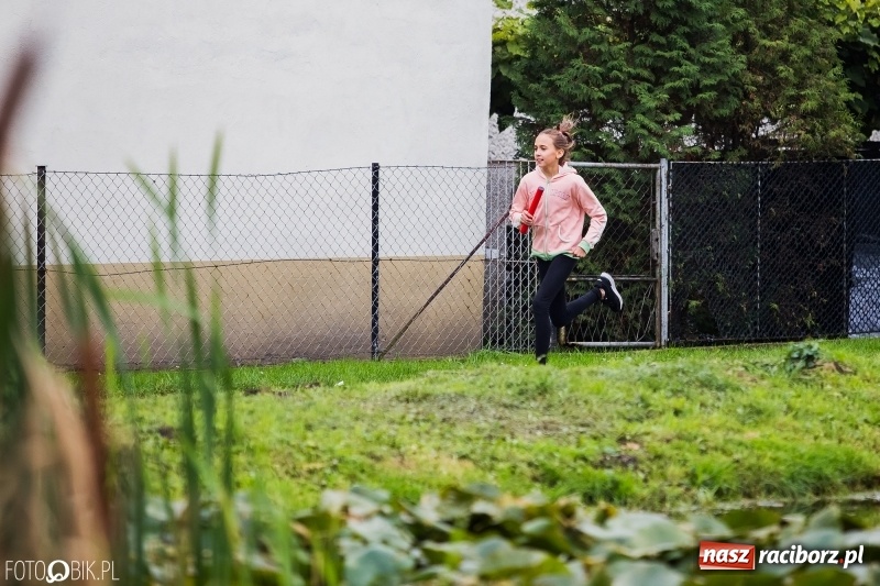 Zdjęcie w galerii na portalu naszraciborz.pl: Gminne sztafetowe biegi przełajowe w Tworkowie wiadomości z regionu