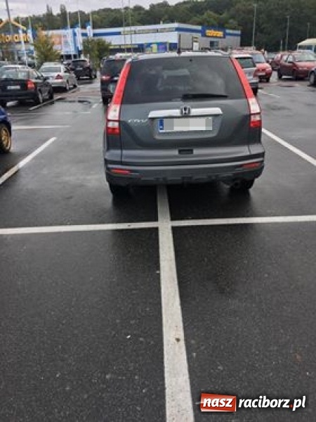 Zdjęcie w galerii na portalu naszraciborz.pl: Mistrzowie parkowania w Raciborzu - galeria zdjęć nadesłanych przez Czytelników wiadomości z regionu