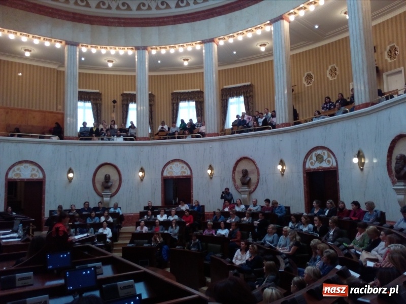 Zdjęcie w galerii na portalu naszraciborz.pl: Katowicka premiera raciborskiego filmu  wiadomości z regionu