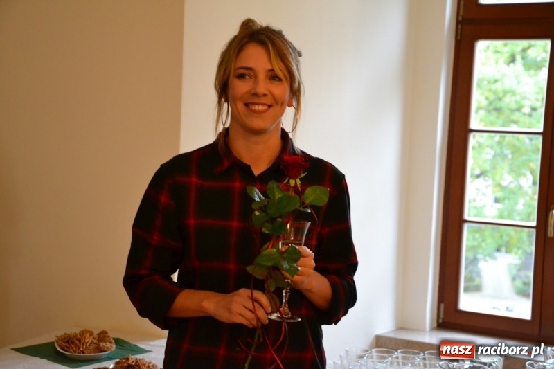 Zdjęcie w galerii na portalu naszraciborz.pl: ŚWIATŁOCZUŁE - wernisaż sióstr Fober na Zamku Piastowskim  wiadomości z regionu