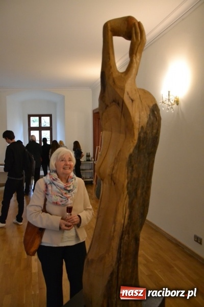 Zdjęcie w galerii na portalu naszraciborz.pl: ŚWIATŁOCZUŁE - wernisaż sióstr Fober na Zamku Piastowskim  wiadomości z regionu