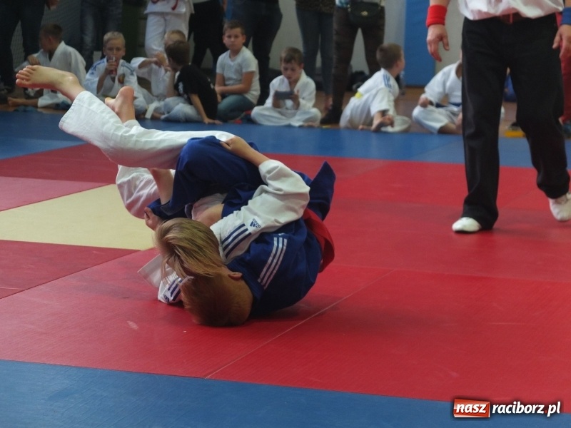 Zdjęcie w galerii na portalu naszraciborz.pl: Najmłodsi Łamatorzy na turnieju w Katowicach wiadomości z regionu