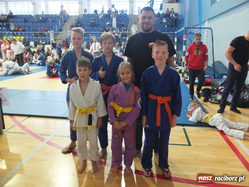 Zdjęcie w galerii na portalu naszraciborz.pl: Najmłodsi Łamatorzy na turnieju w Katowicach wiadomości z regionu