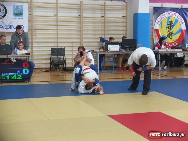 Zdjęcie w galerii na portalu naszraciborz.pl: Najmłodsi Łamatorzy na turnieju w Katowicach wiadomości z regionu